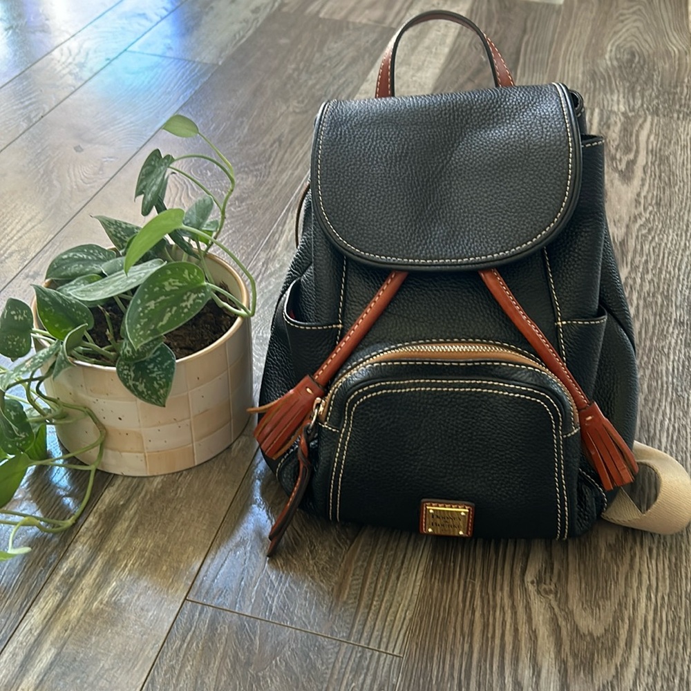 DOONEY & BURKE black pebble leather Murphy backpack